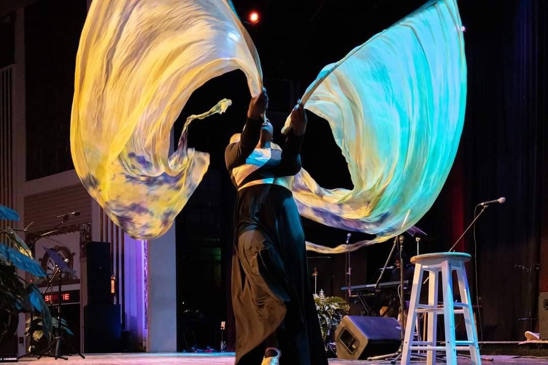 Mins. Lunine Norbal, Artiste prophétique